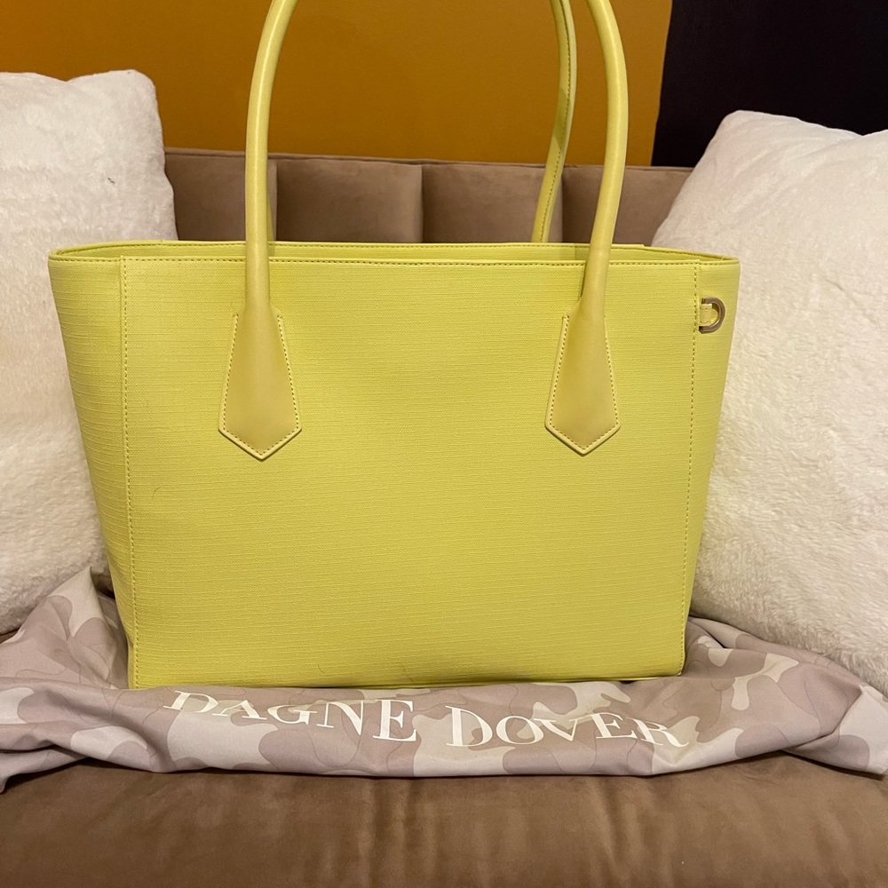 Flash sale ☀️ Dagne Dover Legend tote